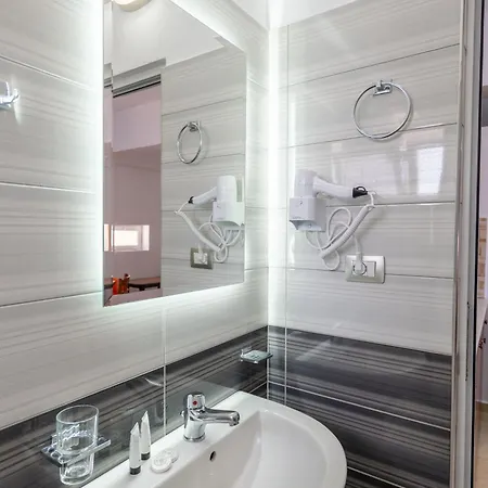 Aleksander Pensionat 3*