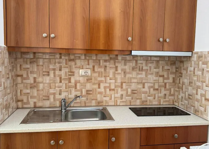 Aleksander 3* Ksamil