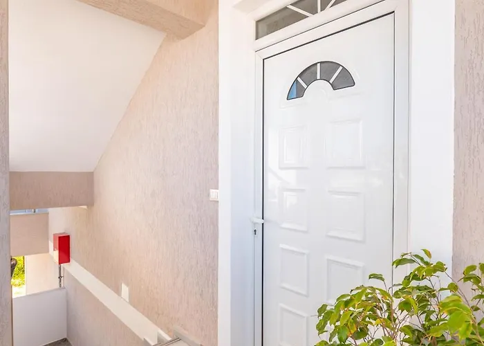 Aleksander Pensionat Ksamil