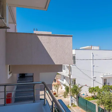 Aleksander 3* Ksamil